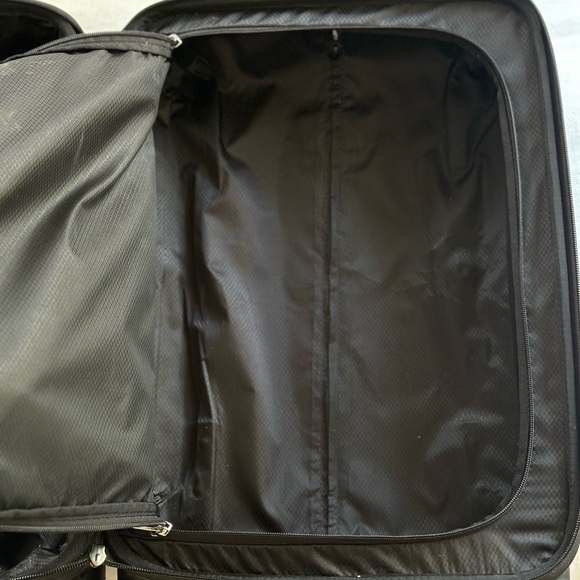 TUMI - Picture 11 of 12